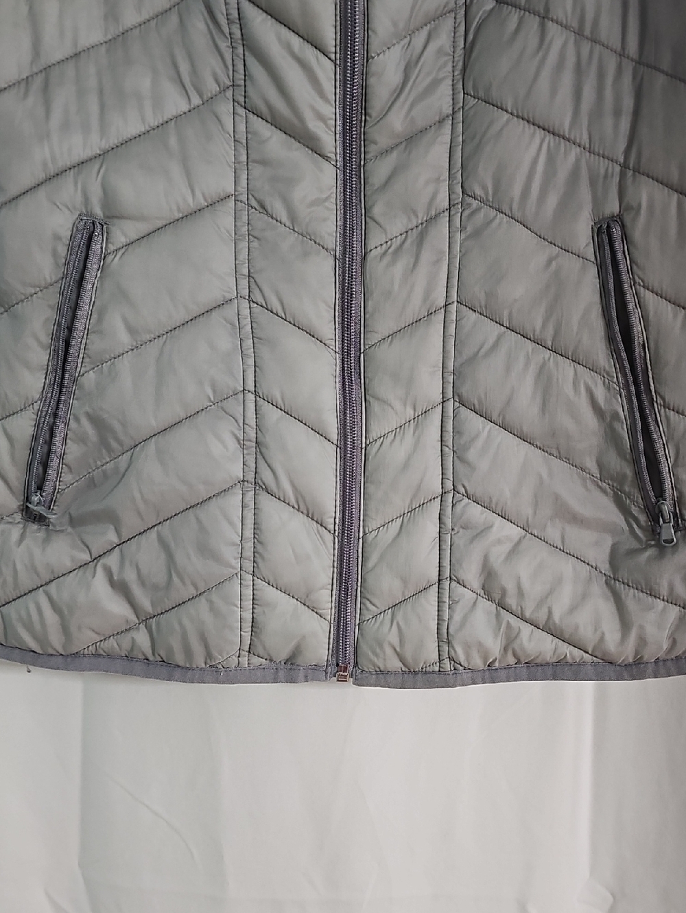 Tek Gear Light Gray Quilted Sleeveless Puffer Vest - Picture 2 of 4